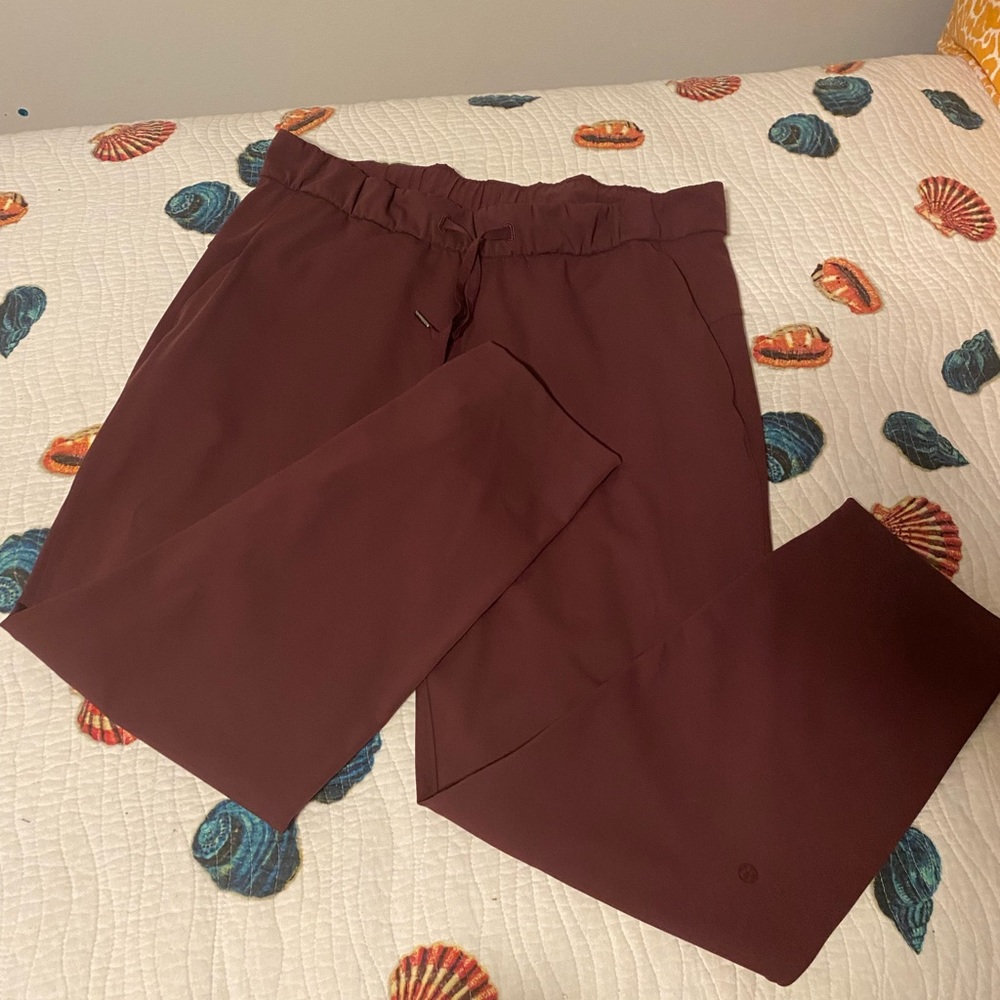 Burgundy lululemon pant